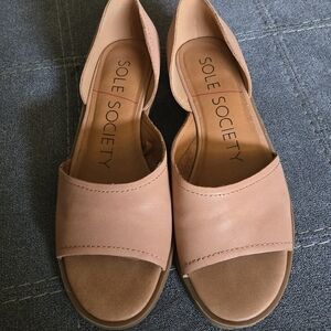 Sole society Women’s cut-out tan midi heel leather sandals sz 8